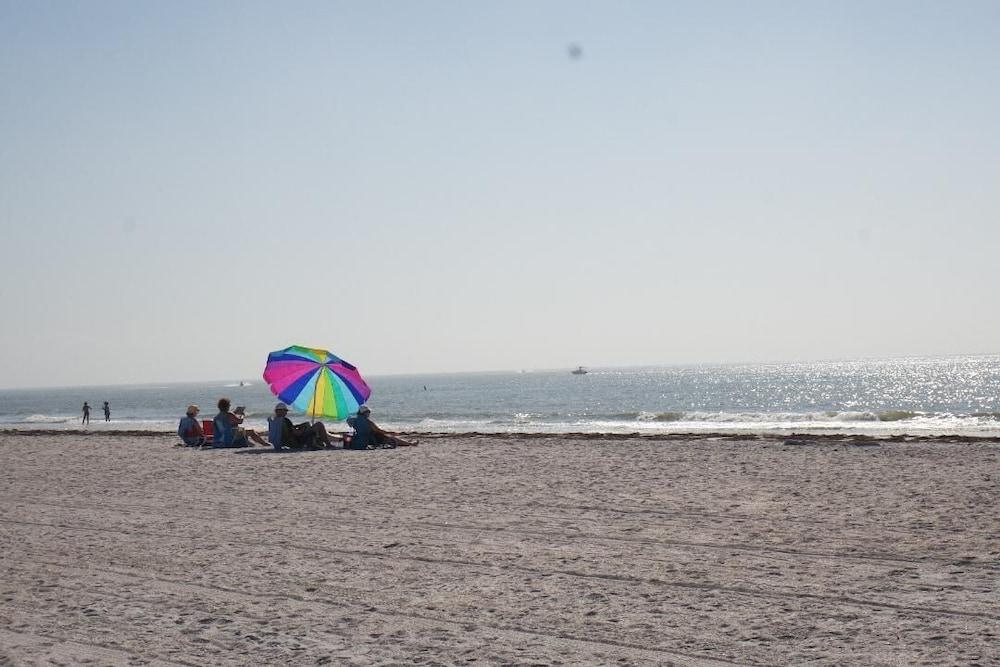 Beachside Resort Motel St. Pete Beach Buitenkant foto