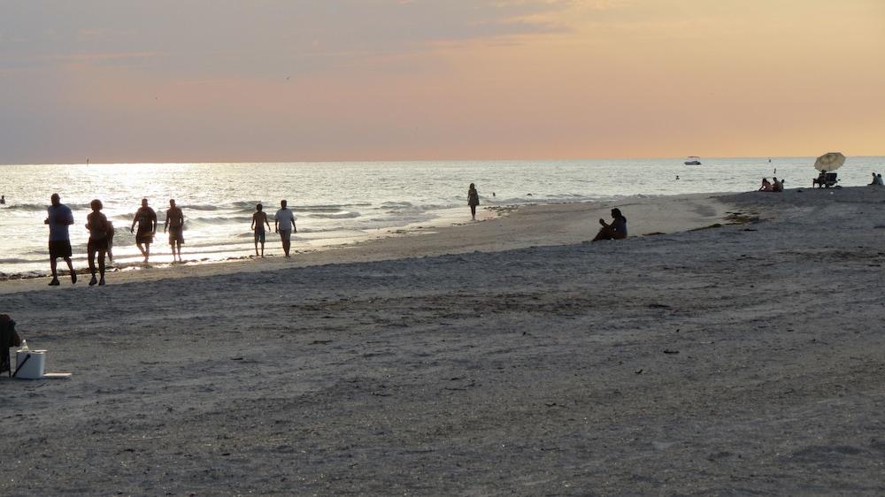 Beachside Resort Motel St. Pete Beach Buitenkant foto