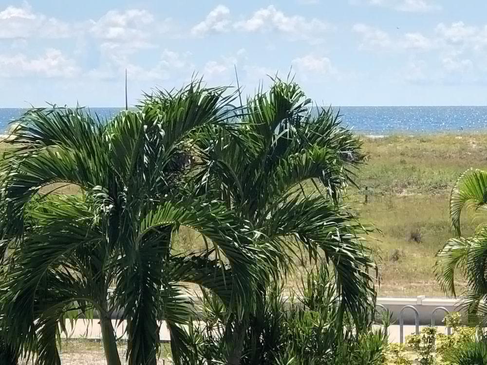 Beachside Resort Motel St. Pete Beach Buitenkant foto
