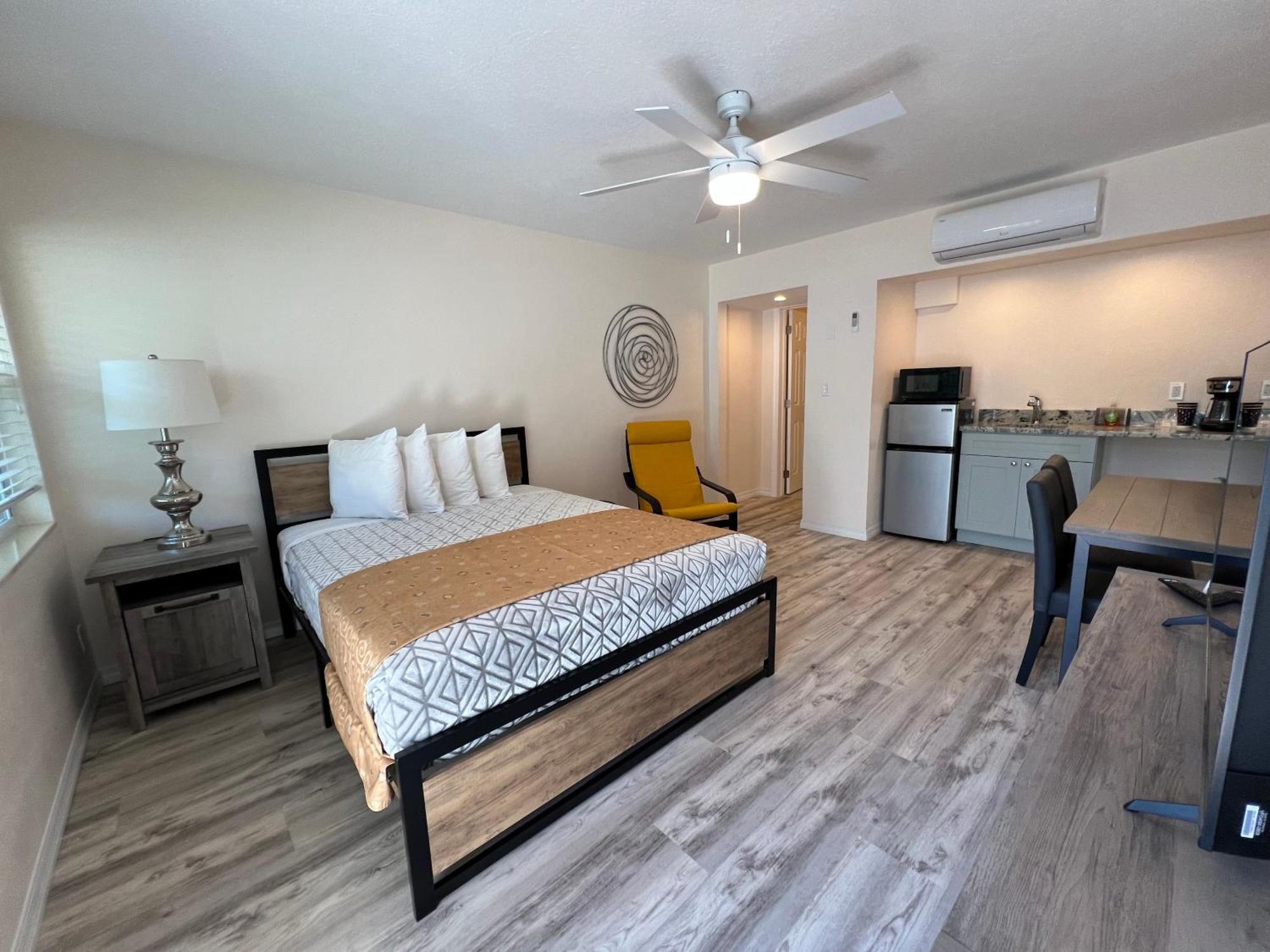 Beachside Resort Motel St. Pete Beach Buitenkant foto
