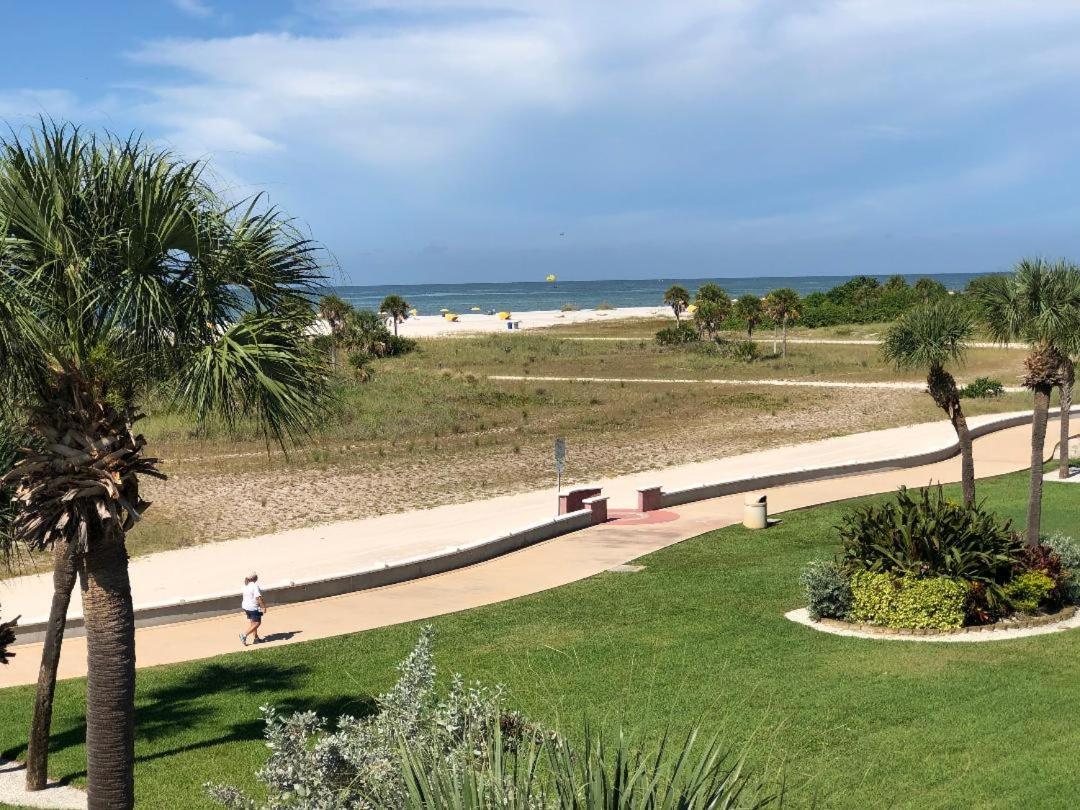 Beachside Resort Motel St. Pete Beach Buitenkant foto